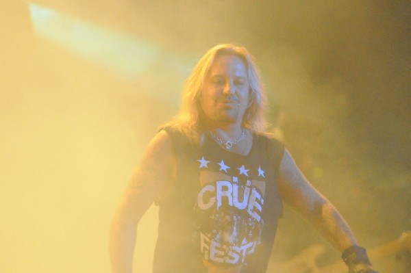 M�tley Cr�e at the Verizon Wireless Amphitheater, Selma, Texas