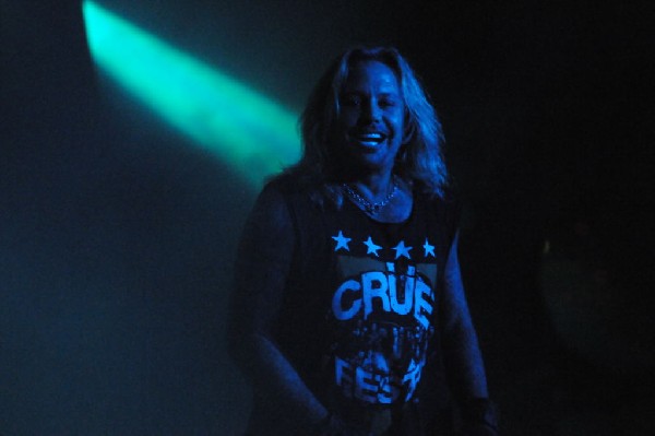 M�tley Cr�e at the Verizon Wireless Amphitheater, Selma, Texas