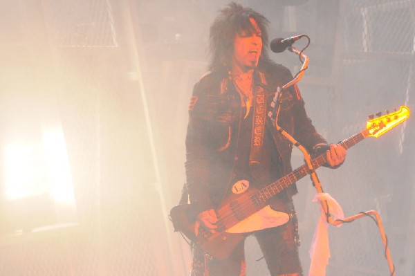 M�tley Cr�e at the Verizon Wireless Amphitheater, Selma, Texas