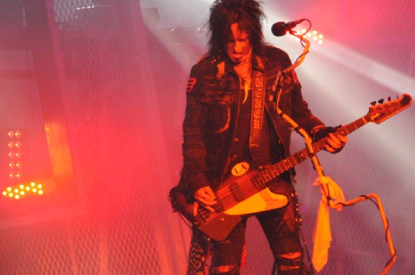 M�tley Cr�e at the Verizon Wireless Amphitheater, Selma, Texas