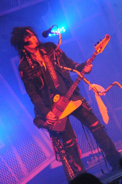 M�tley Cr�e at the Verizon Wireless Amphitheater, Selma, Texas