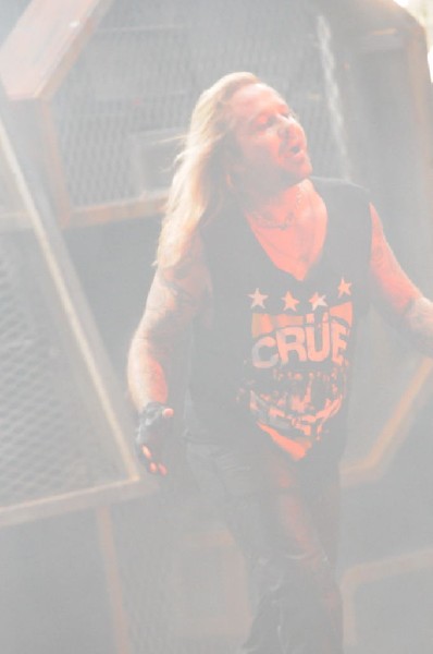 M�tley Cr�e at the Verizon Wireless Amphitheater, Selma, Texas