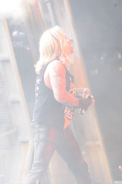 M�tley Cr�e at the Verizon Wireless Amphitheater, Selma, Texas