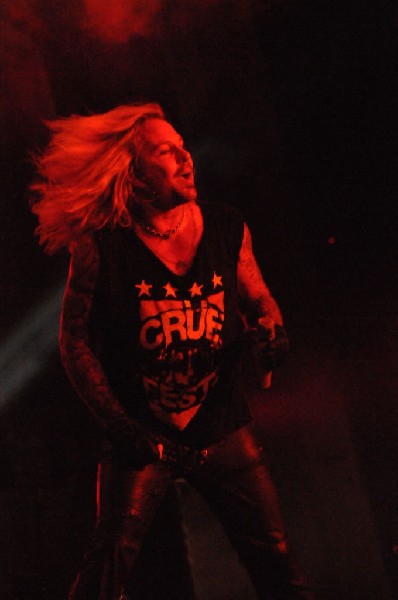 M�tley Cr�e at the Verizon Wireless Amphitheater, Selma, Texas