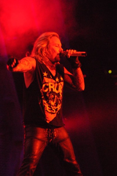 M�tley Cr�e at the Verizon Wireless Amphitheater, Selma, Texas