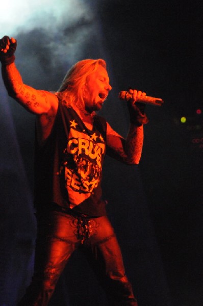 M�tley Cr�e at the Verizon Wireless Amphitheater, Selma, Texas