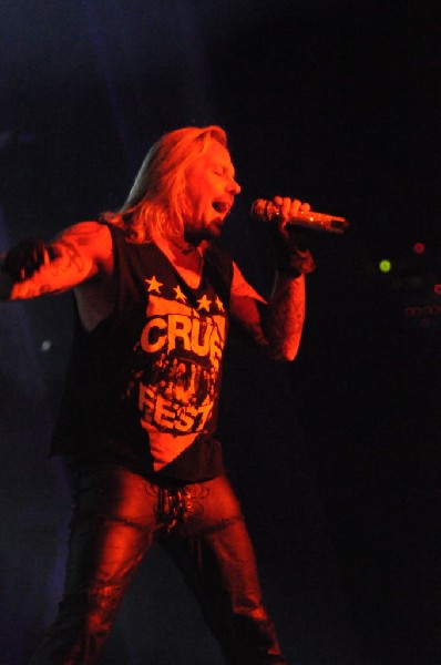 M�tley Cr�e at the Verizon Wireless Amphitheater, Selma, Texas