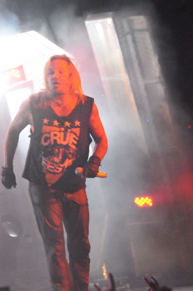 M�tley Cr�e at the Verizon Wireless Amphitheater, Selma, Texas