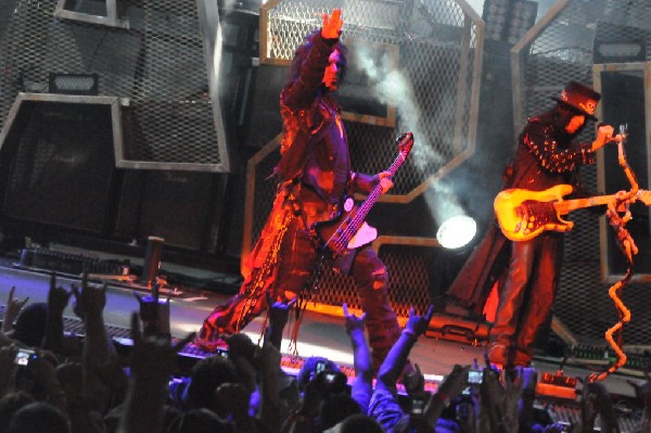 M�tley Cr�e at the Verizon Wireless Amphitheater, Selma, Texas