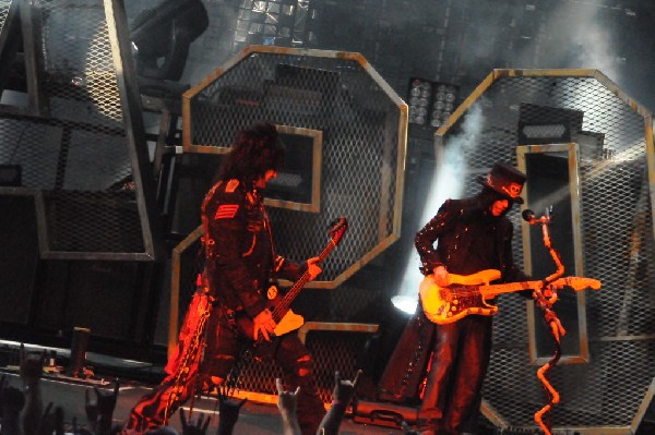 M�tley Cr�e at the Verizon Wireless Amphitheater, Selma, Texas