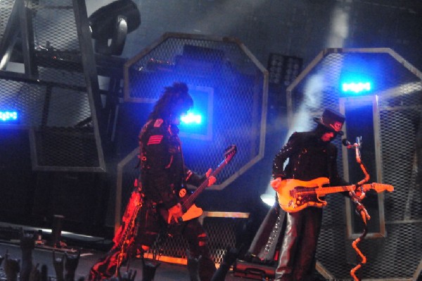 M�tley Cr�e at the Verizon Wireless Amphitheater, Selma, Texas