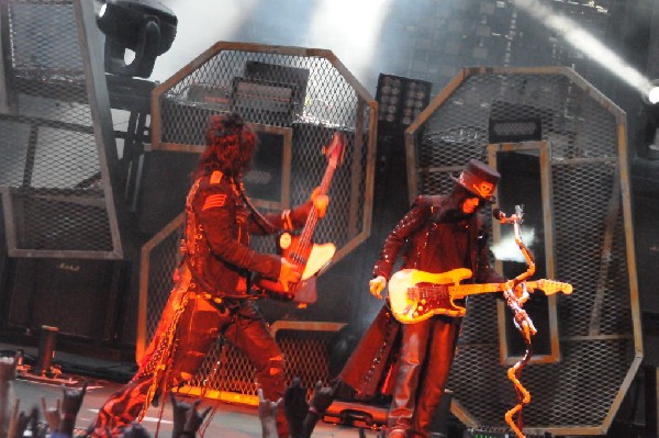 M�tley Cr�e at the Verizon Wireless Amphitheater, Selma, Texas