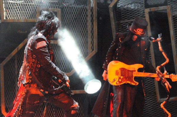 M�tley Cr�e at the Verizon Wireless Amphitheater, Selma, Texas