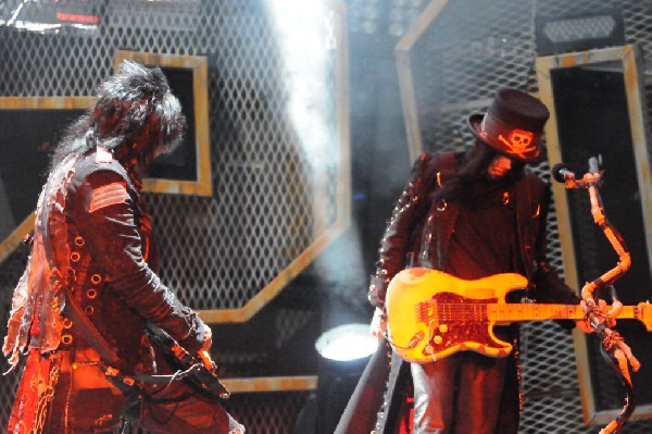 M�tley Cr�e at the Verizon Wireless Amphitheater, Selma, Texas