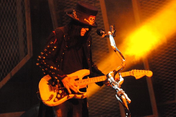 M�tley Cr�e at the Verizon Wireless Amphitheater, Selma, Texas