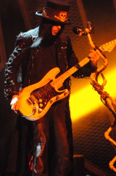 M�tley Cr�e at the Verizon Wireless Amphitheater, Selma, Texas