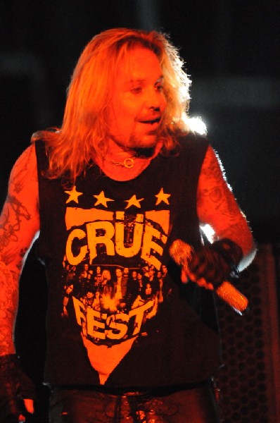 M�tley Cr�e at the Verizon Wireless Amphitheater, Selma, Texas