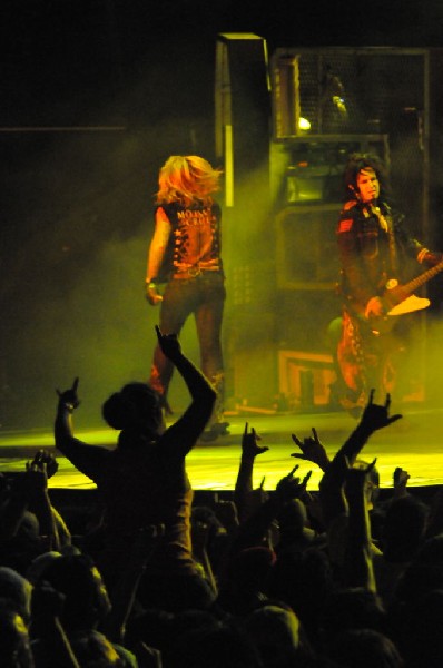 M�tley Cr�e at the Verizon Wireless Amphitheater, Selma, Texas