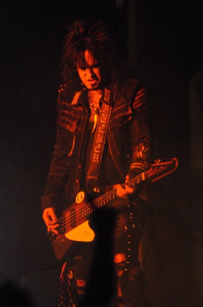 M�tley Cr�e at the Verizon Wireless Amphitheater, Selma, Texas