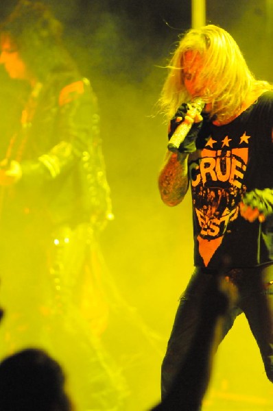 M�tley Cr�e at the Verizon Wireless Amphitheater, Selma, Texas