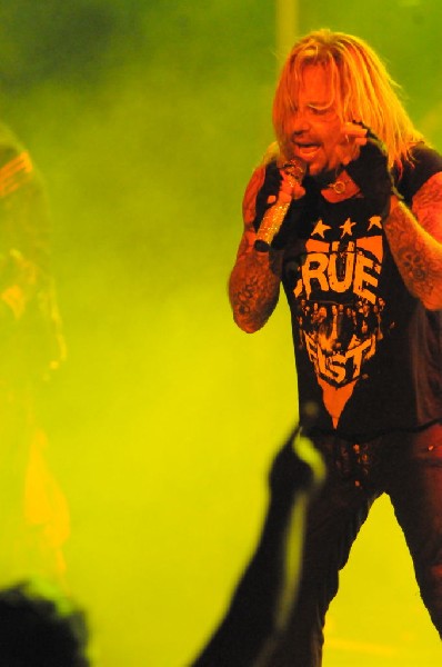 M�tley Cr�e at the Verizon Wireless Amphitheater, Selma, Texas