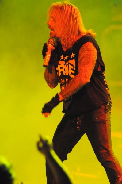 M�tley Cr�e at the Verizon Wireless Amphitheater, Selma, Texas