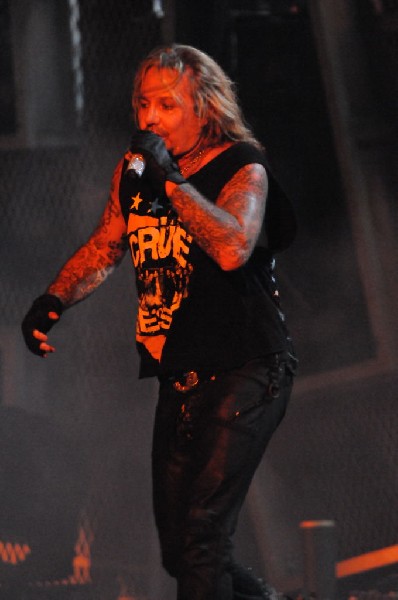 M�tley Cr�e at the Verizon Wireless Amphitheater, Selma, Texas