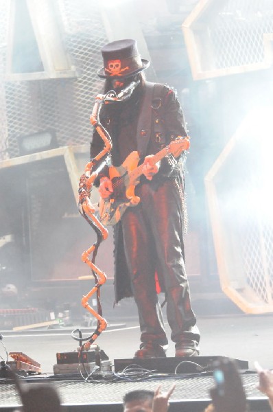 M�tley Cr�e at the Verizon Wireless Amphitheater, Selma, Texas