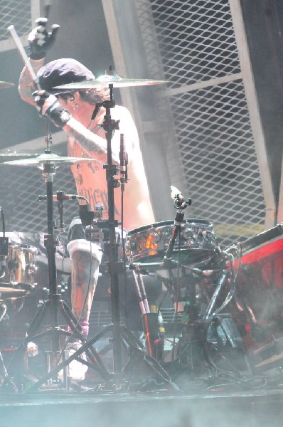 M�tley Cr�e at the Verizon Wireless Amphitheater, Selma, Texas