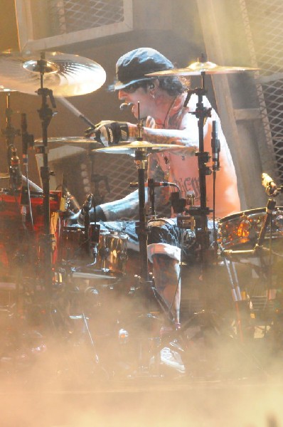 M�tley Cr�e at the Verizon Wireless Amphitheater, Selma, Texas