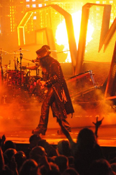 M�tley Cr�e at the Verizon Wireless Amphitheater, Selma, Texas