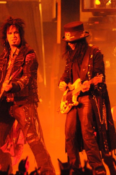 M�tley Cr�e at the Verizon Wireless Amphitheater, Selma, Texas