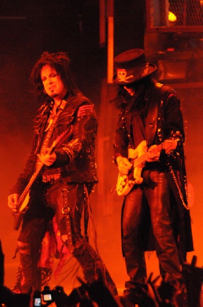 M�tley Cr�e at the Verizon Wireless Amphitheater, Selma, Texas