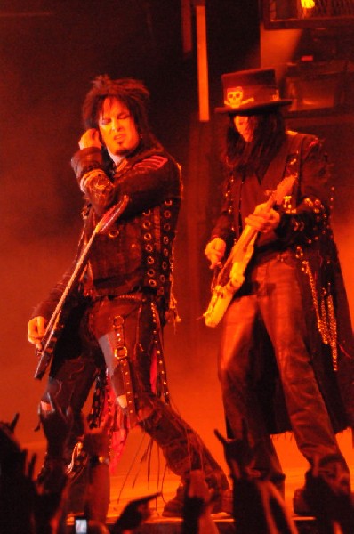 M�tley Cr�e at the Verizon Wireless Amphitheater, Selma, Texas