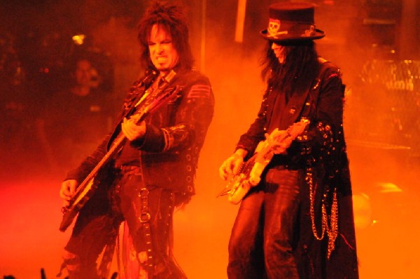 M�tley Cr�e at the Verizon Wireless Amphitheater, Selma, Texas