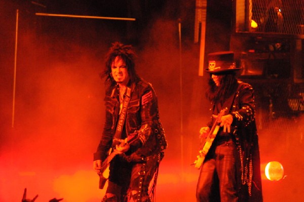 M�tley Cr�e at the Verizon Wireless Amphitheater, Selma, Texas