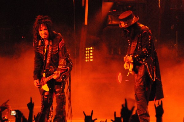 M�tley Cr�e at the Verizon Wireless Amphitheater, Selma, Texas