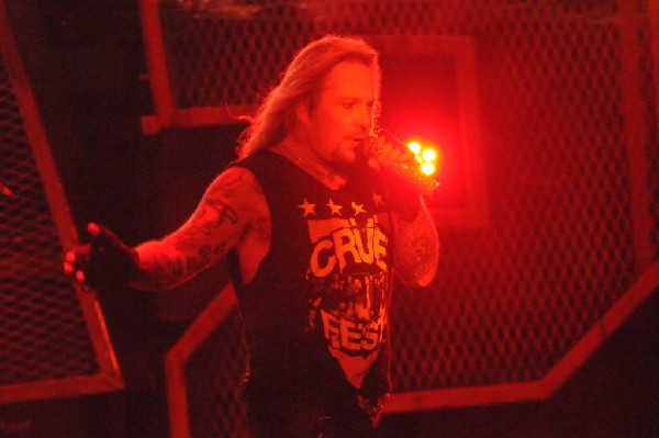 M�tley Cr�e at the Verizon Wireless Amphitheater, Selma, Texas