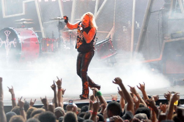 M�tley Cr�e at the Verizon Wireless Amphitheater, Selma, Texas