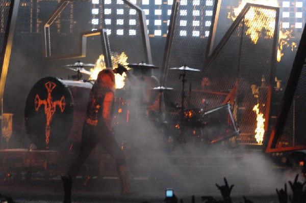 M�tley Cr�e at the Verizon Wireless Amphitheater, Selma, Texas