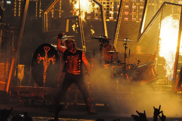 M�tley Cr�e at the Verizon Wireless Amphitheater, Selma, Texas