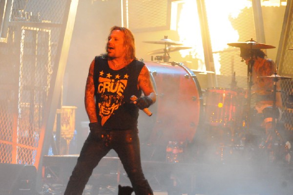 M�tley Cr�e at the Verizon Wireless Amphitheater, Selma, Texas