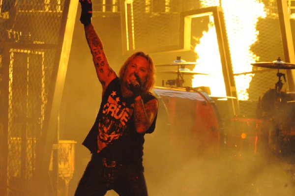 M�tley Cr�e at the Verizon Wireless Amphitheater, Selma, Texas