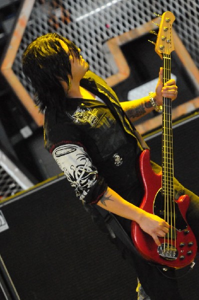 Papa Roach at the Verizon Wireless Amphitheater, Selma, Texas