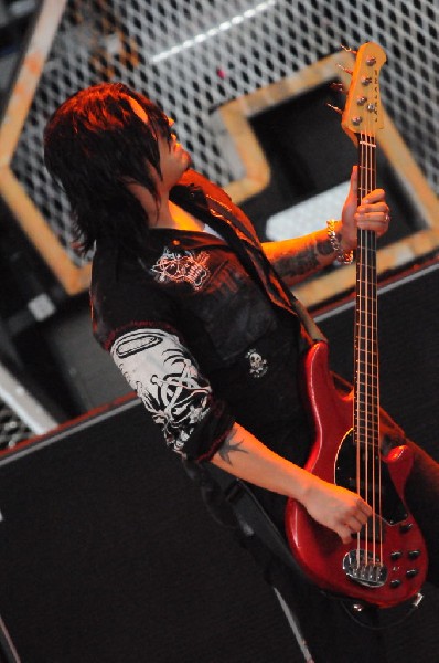 Papa Roach at the Verizon Wireless Amphitheater, Selma, Texas