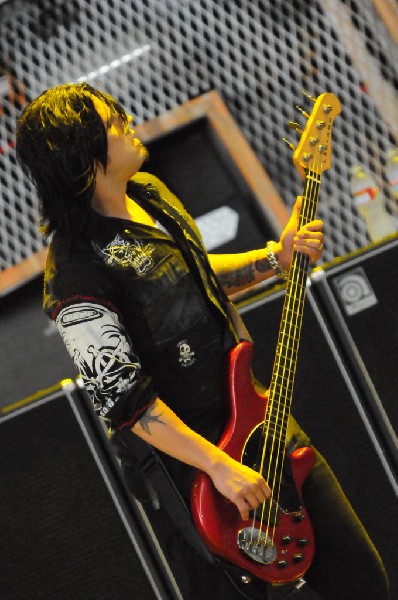 Papa Roach at the Verizon Wireless Amphitheater, Selma, Texas