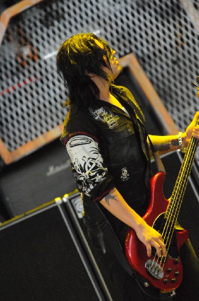 Papa Roach at the Verizon Wireless Amphitheater, Selma, Texas