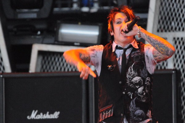 Papa Roach at the Verizon Wireless Amphitheater, Selma, Texas