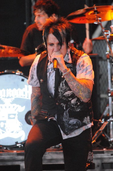 Papa Roach at the Verizon Wireless Amphitheater, Selma, Texas