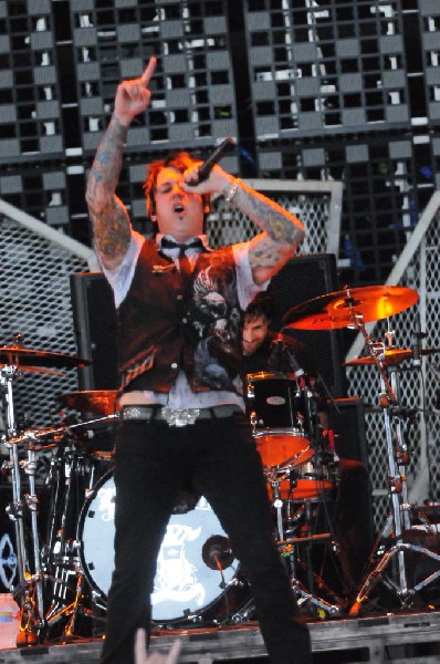 Papa Roach at the Verizon Wireless Amphitheater, Selma, Texas